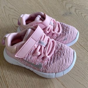Nike Free RN Baby/Walker Sneaker size 6, Pink. Like new